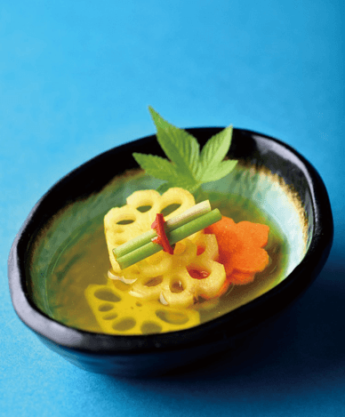 치자연근물김치