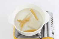 저염 된장으로 맛을 낸 황태해장국 조리 과정 1