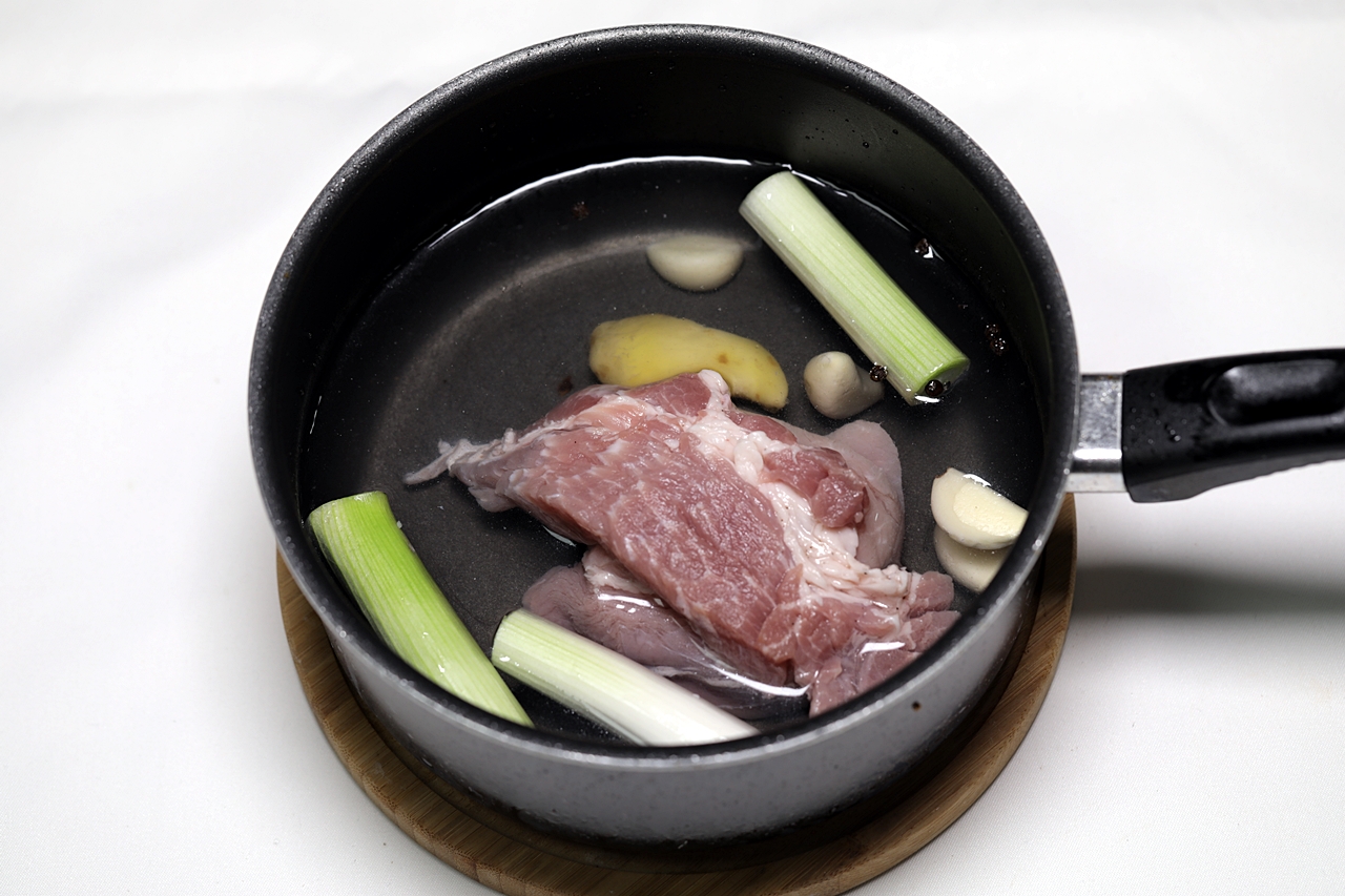 돼지고기 수육 부추부침 조리 과정 1